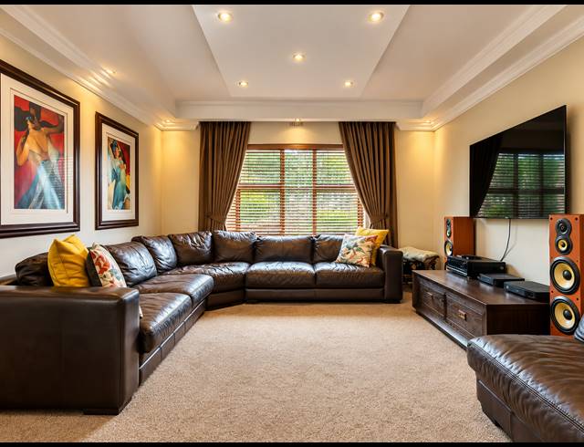4 BEDROOM HOUSE FOR SALE IN THREE RIVERS EAST